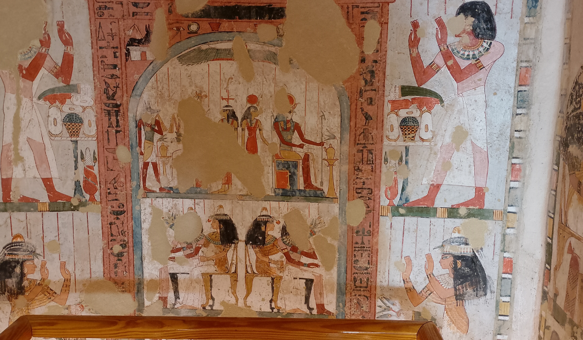Tomb and hieroglyphics