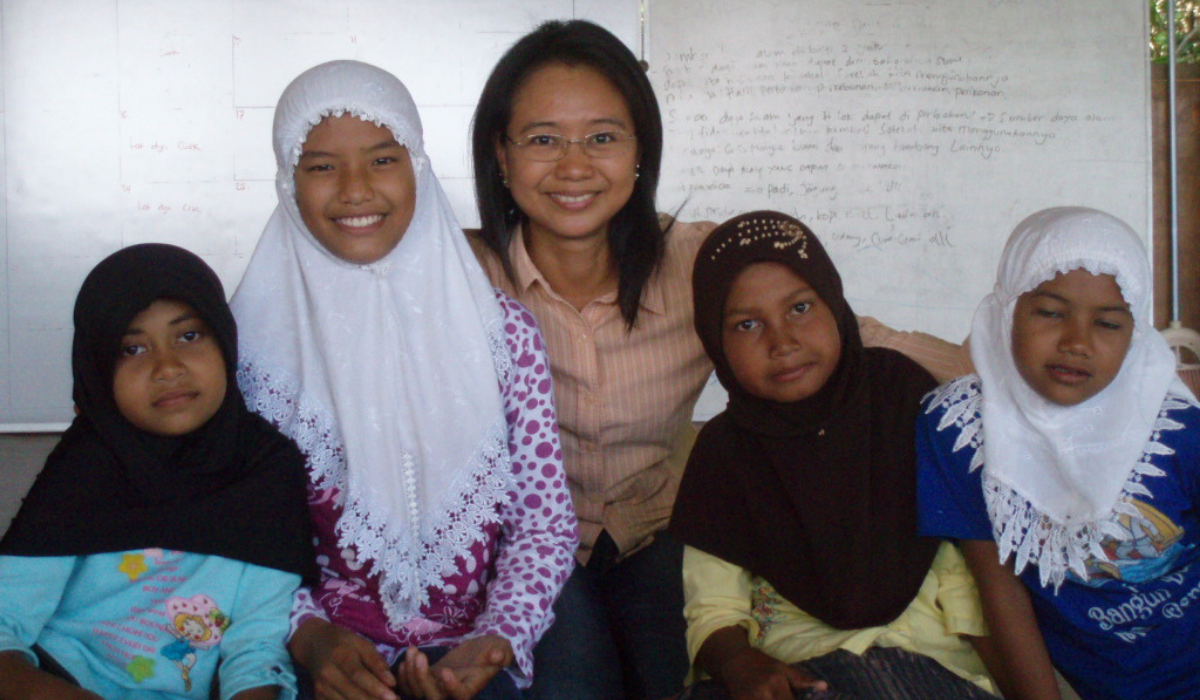 Maria with children in Banda Aceh Indonesia