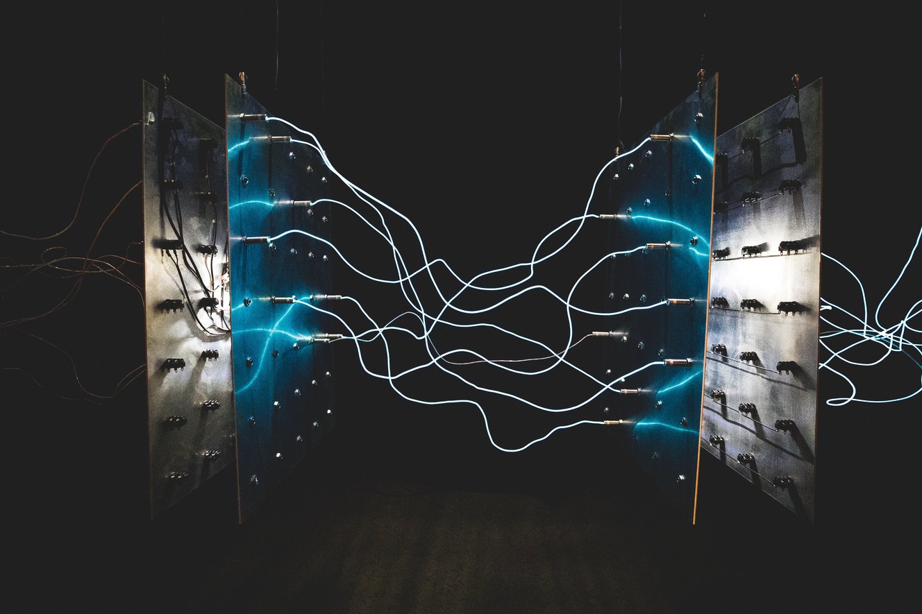 Electricity connections. Photo by Israel Palacio. Title: Unsplash