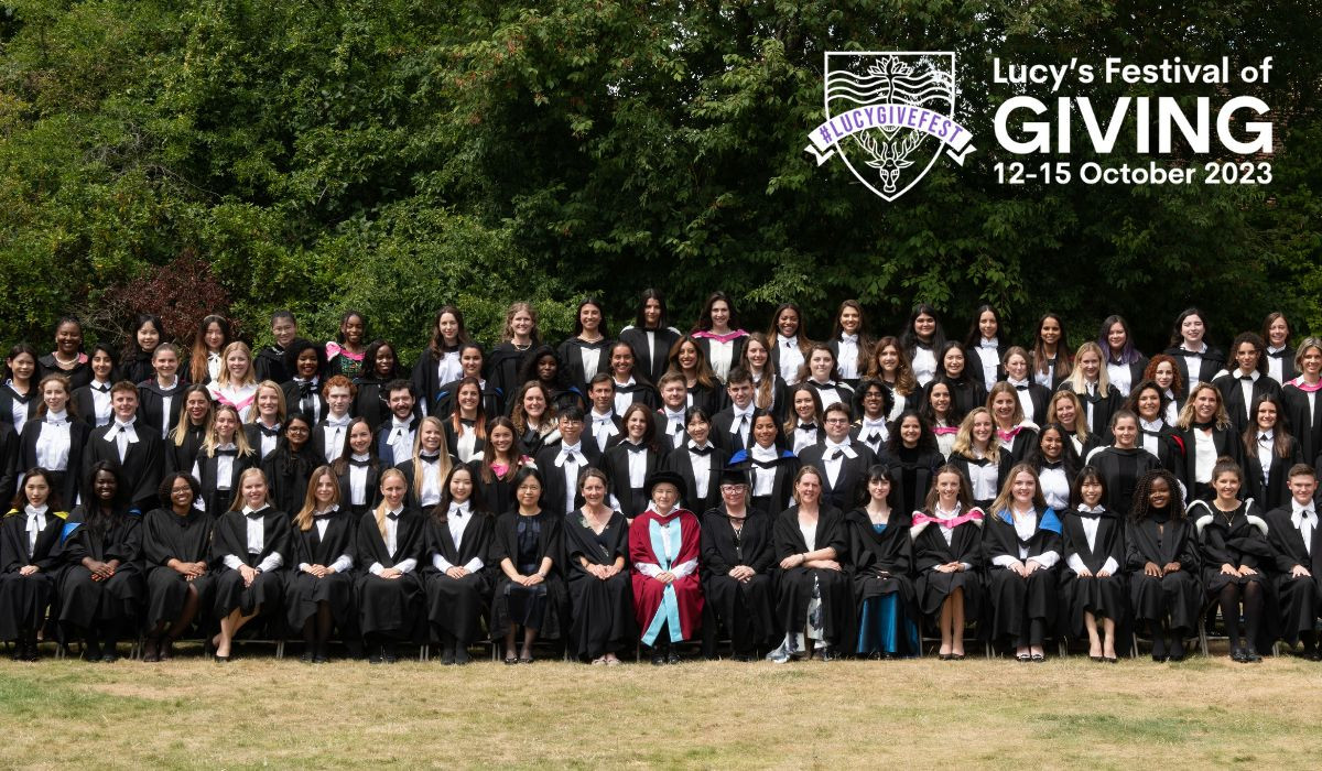 Group photo of Lucy Cavendish College graduands