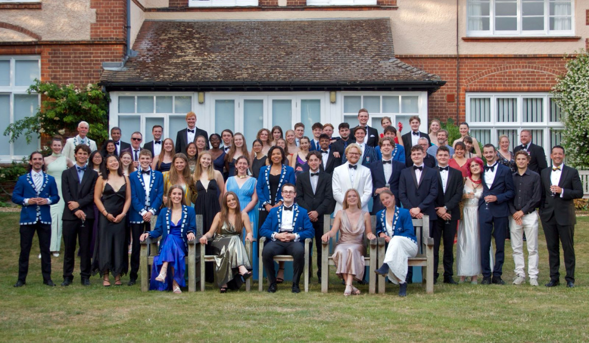 Boat club group picture on Strathaird Lawn