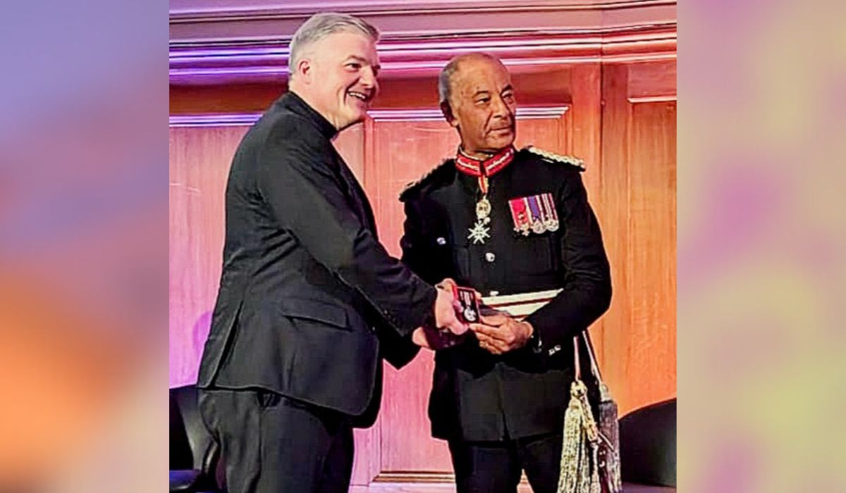 The Lord-Lieutenant of London presents Reverend Canon Adrian Daffern with the KCM medal 