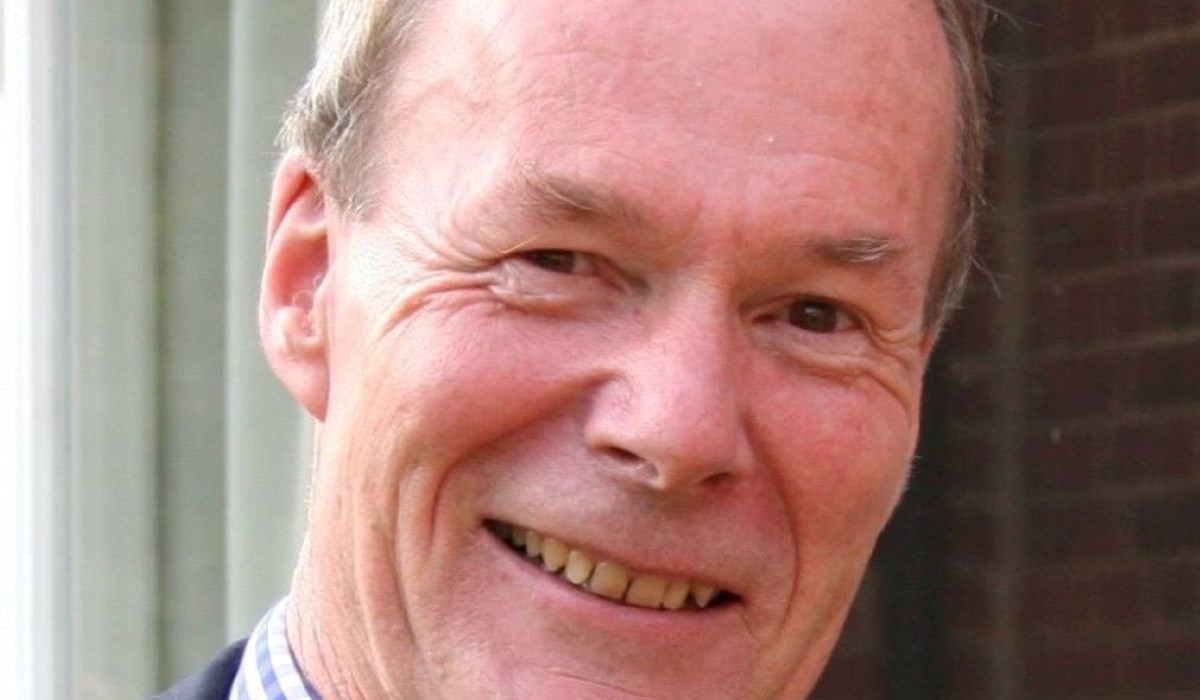Lucy welcomes new Emeritus Fellow Dr David Carter